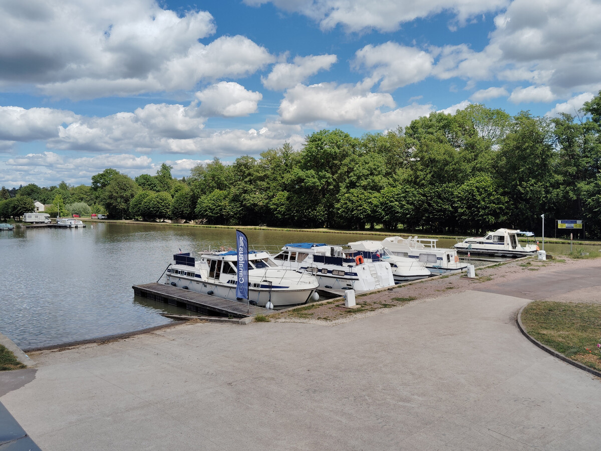 Bateau Triton 860 Fly amarré à Châtillon-en-Bazois - Photo 12