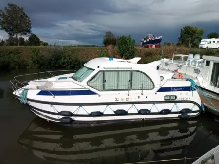 Bateau Nicols 900 à quai - 7 pers. à Pontailler-sur-Saône : photo 7