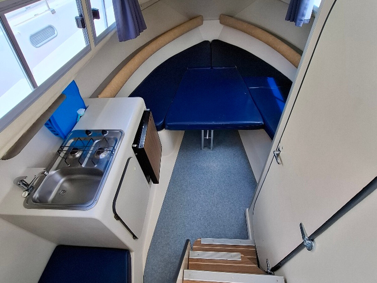 Fred 700 : appartement insolite sur bateau à Chenillé-Changé - Photo 3