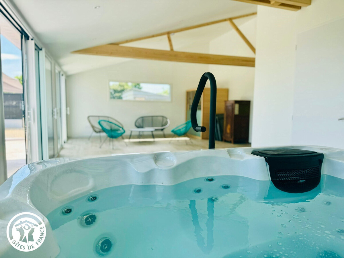 Gîte La Féneraie : 12 pers, spa 6 places et sauna - Photo 1
