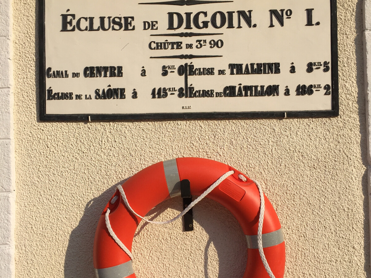 Toue cabanée Jupiter : séjour flottant 6 pers. à Digoin - Photo 24