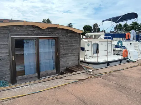 Location appartement à Digoin, Séjour atypique sur Jupiter, bateau confort à Digoin