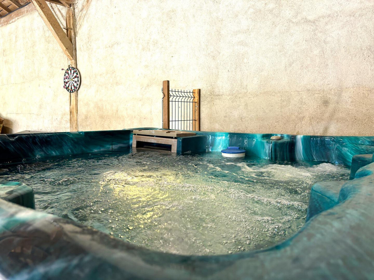 Maison Bourgeoise 1830 avec spa, parc et jeux à Jaligny - Photo 5