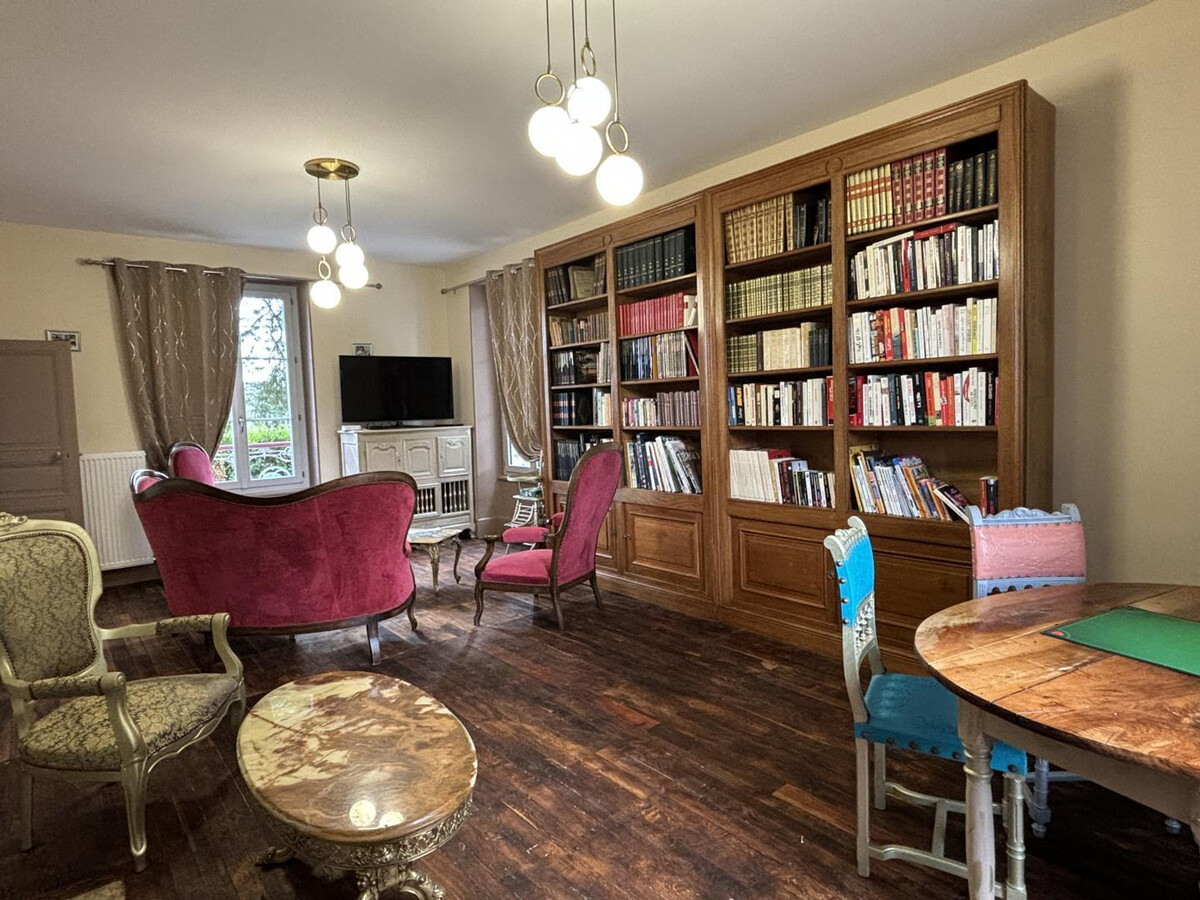 Maison Bourgeoise 1830 avec spa, parc et jeux à Jaligny - Photo 8