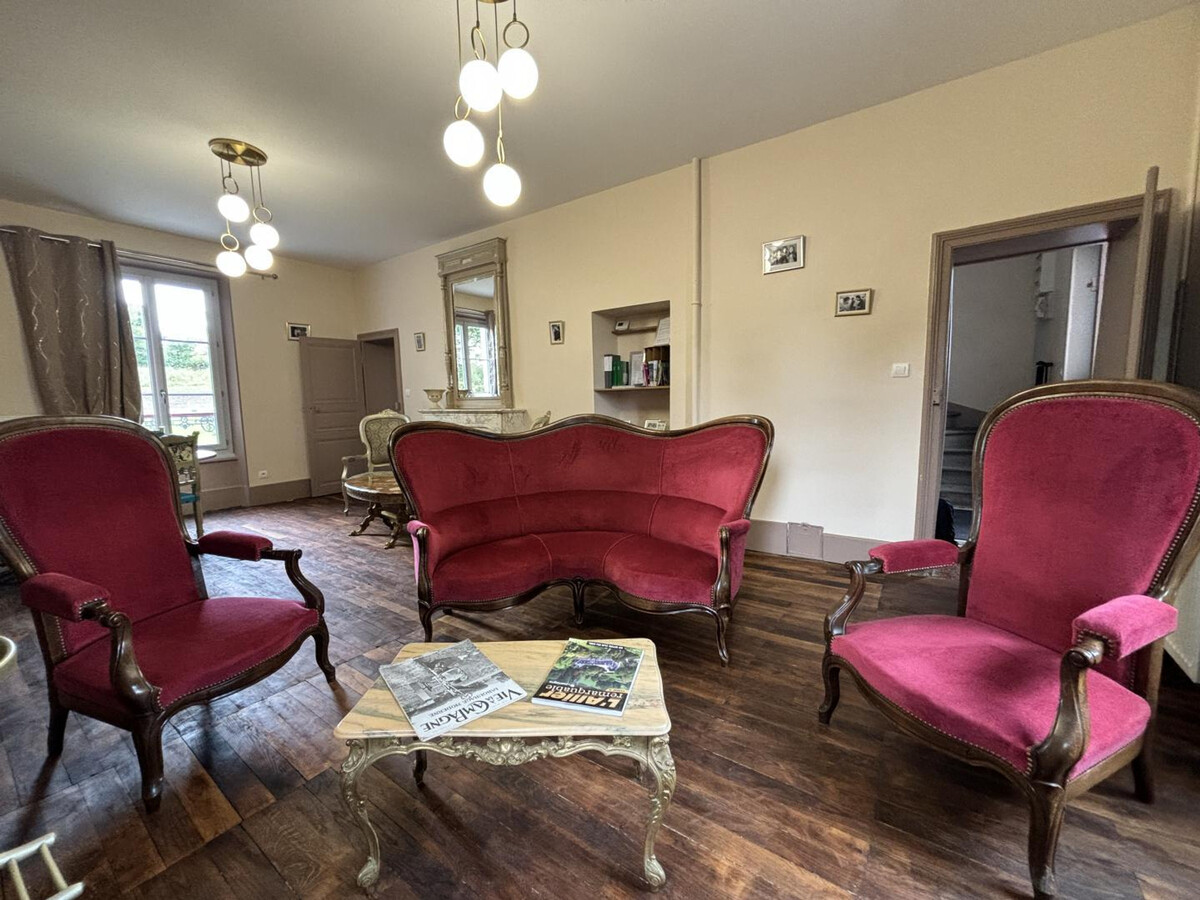 Maison Bourgeoise 1830 avec spa, parc et jeux à Jaligny - Photo 9