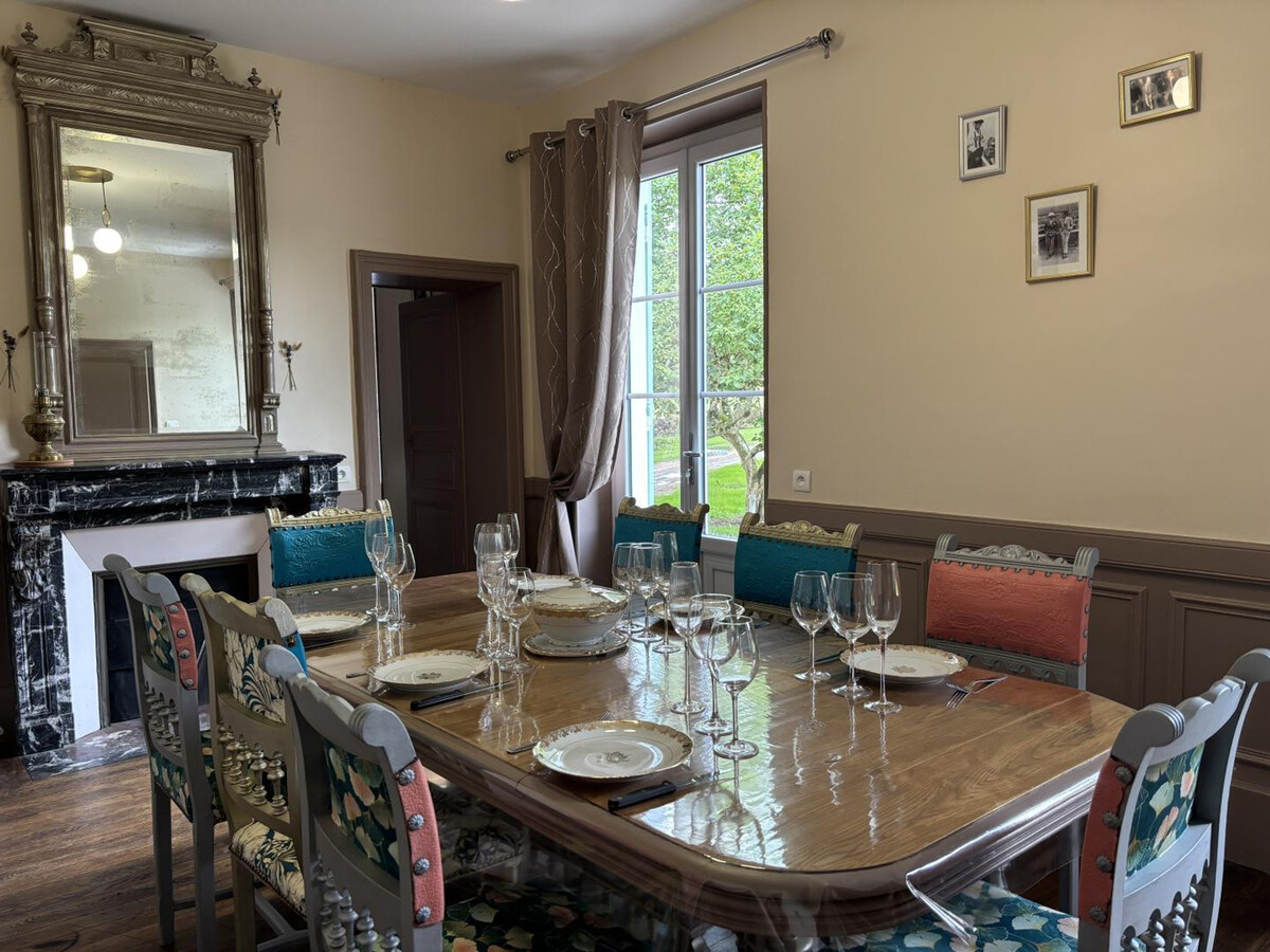 Maison Bourgeoise 1830 avec spa, parc et jeux à Jaligny - Photo 11