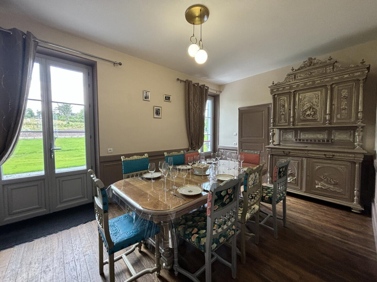Maison Bourgeoise 1830 avec spa, parc et jeux à Jaligny - Photo 12