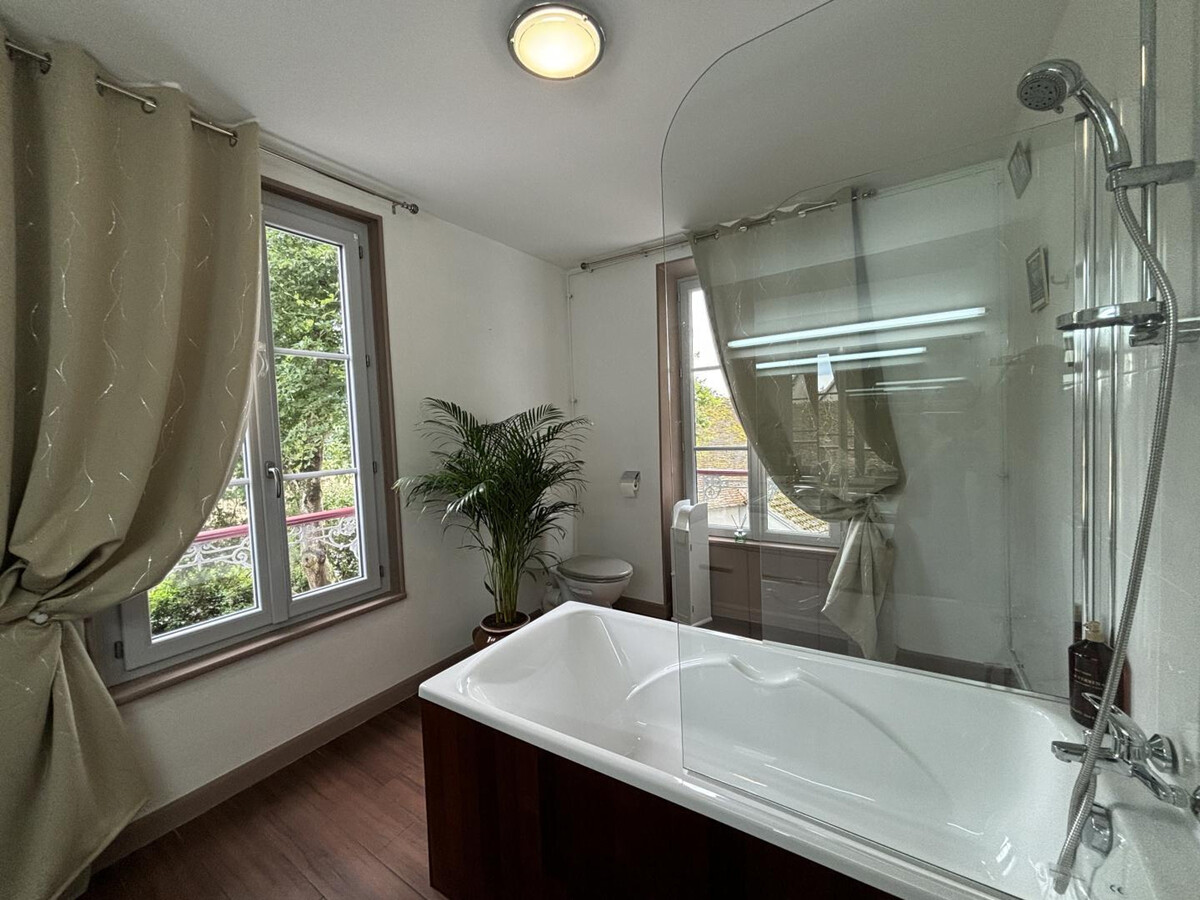 Maison Bourgeoise 1830 avec spa, parc et jeux à Jaligny - Photo 25