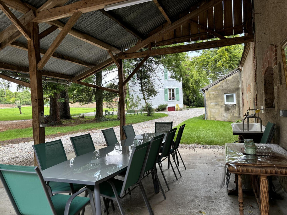 Maison Bourgeoise 1830 avec spa, parc et jeux à Jaligny - Photo 34