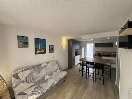 Villa T3 rénovée climatisée, piscine, proche plage et commerces - Photo 5