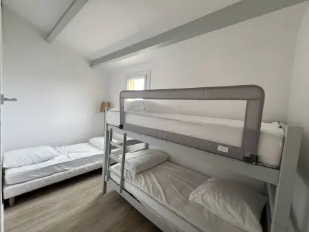 Villa T3 rénovée climatisée, piscine, proche plage et commerces - Photo 10