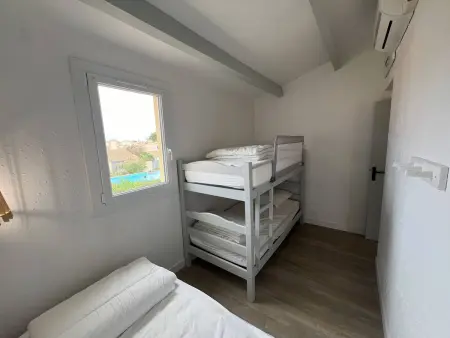 Villa T3 rénovée climatisée, piscine, proche plage et commerces - Photo 11