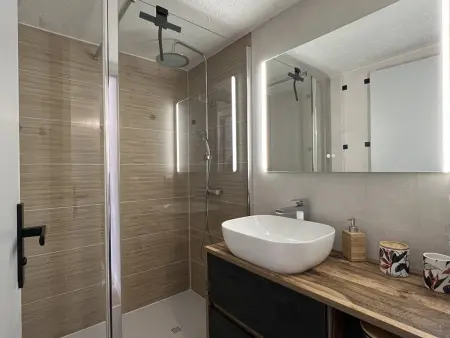Villa T3 rénovée climatisée, piscine, proche plage et commerces - Photo 13