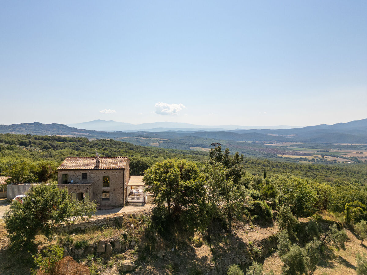 Maison rénovée éco-responsable avec piscine, Sassofortino - Photo 2