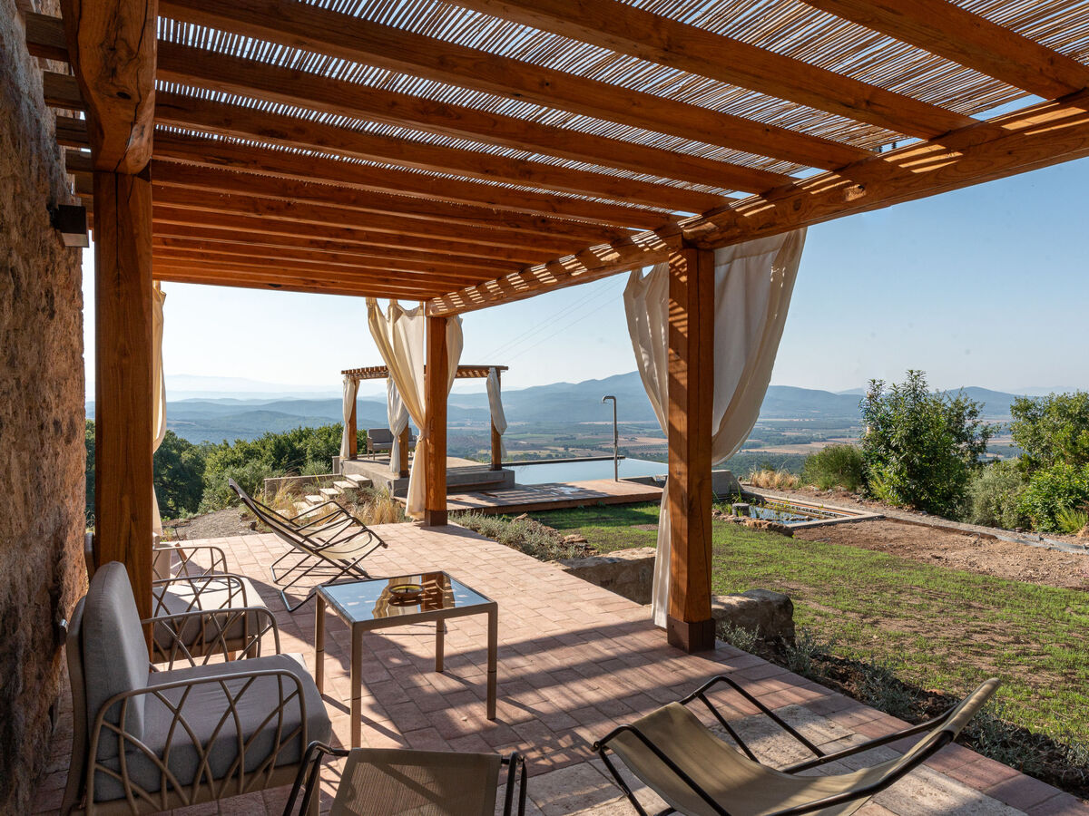 Maison rénovée éco-responsable avec piscine, Sassofortino - Photo 3