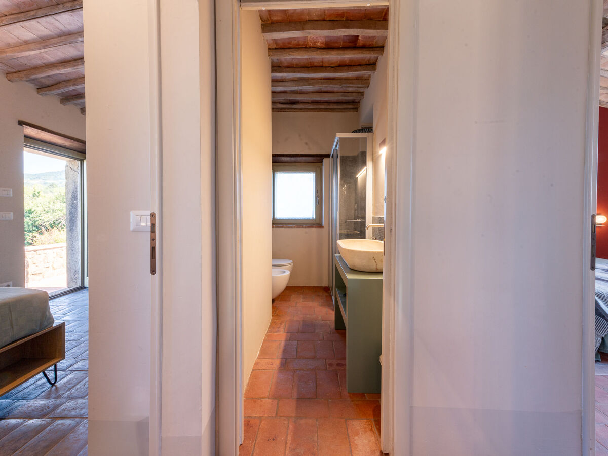 Maison rénovée éco-responsable avec piscine, Sassofortino - Photo 11