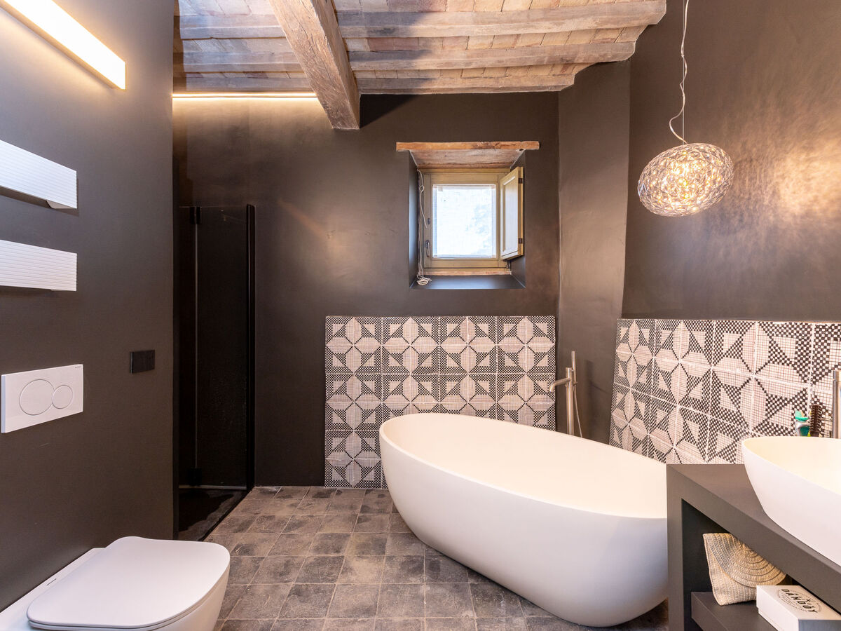 Maison rénovée éco-responsable avec piscine, Sassofortino - Photo 14
