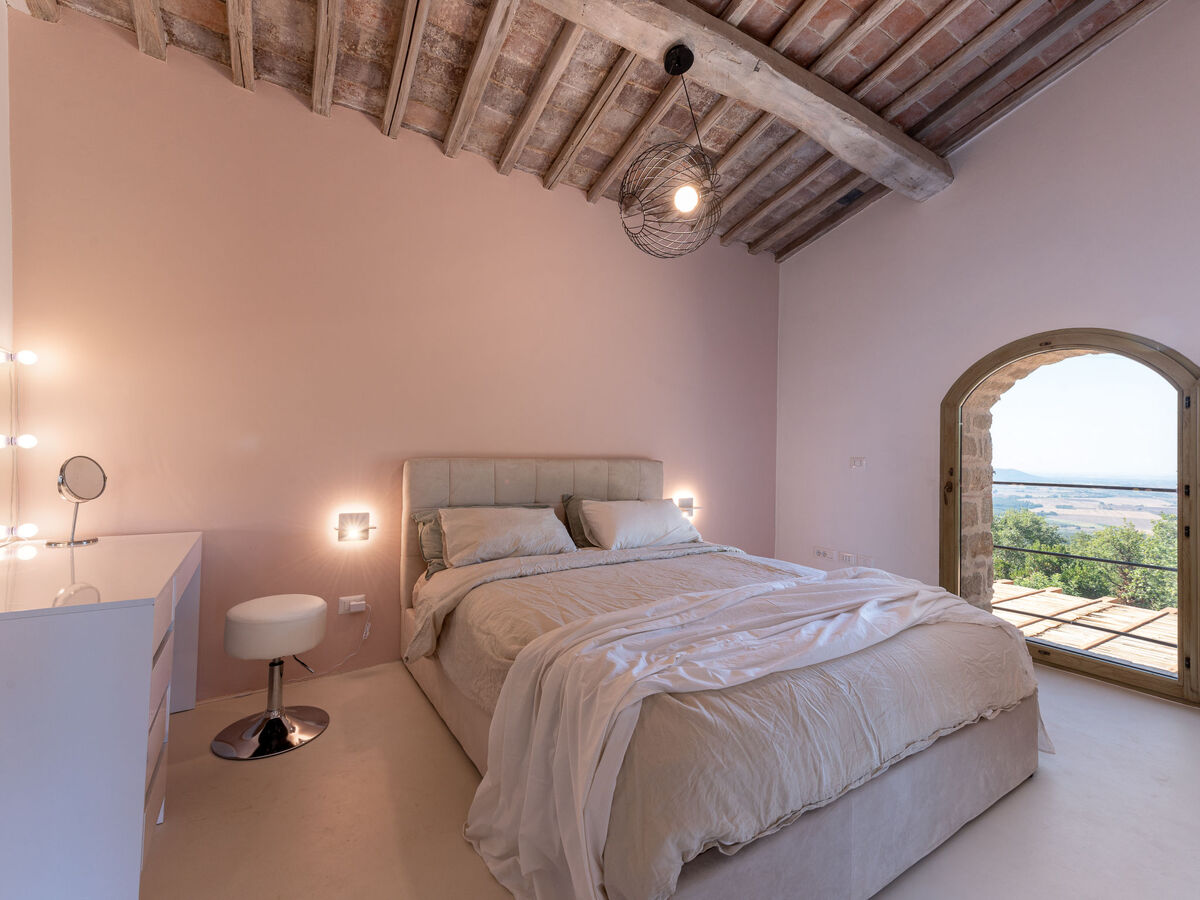 Maison rénovée éco-responsable avec piscine, Sassofortino - Photo 18