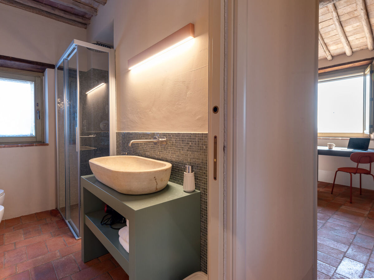 Maison rénovée éco-responsable avec piscine, Sassofortino - Photo 24