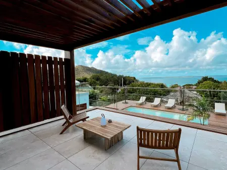 Location appartement à Saint Martin , Penthouse Luxe avec Jacuzzi Privé et Piscine à Saint-Martin