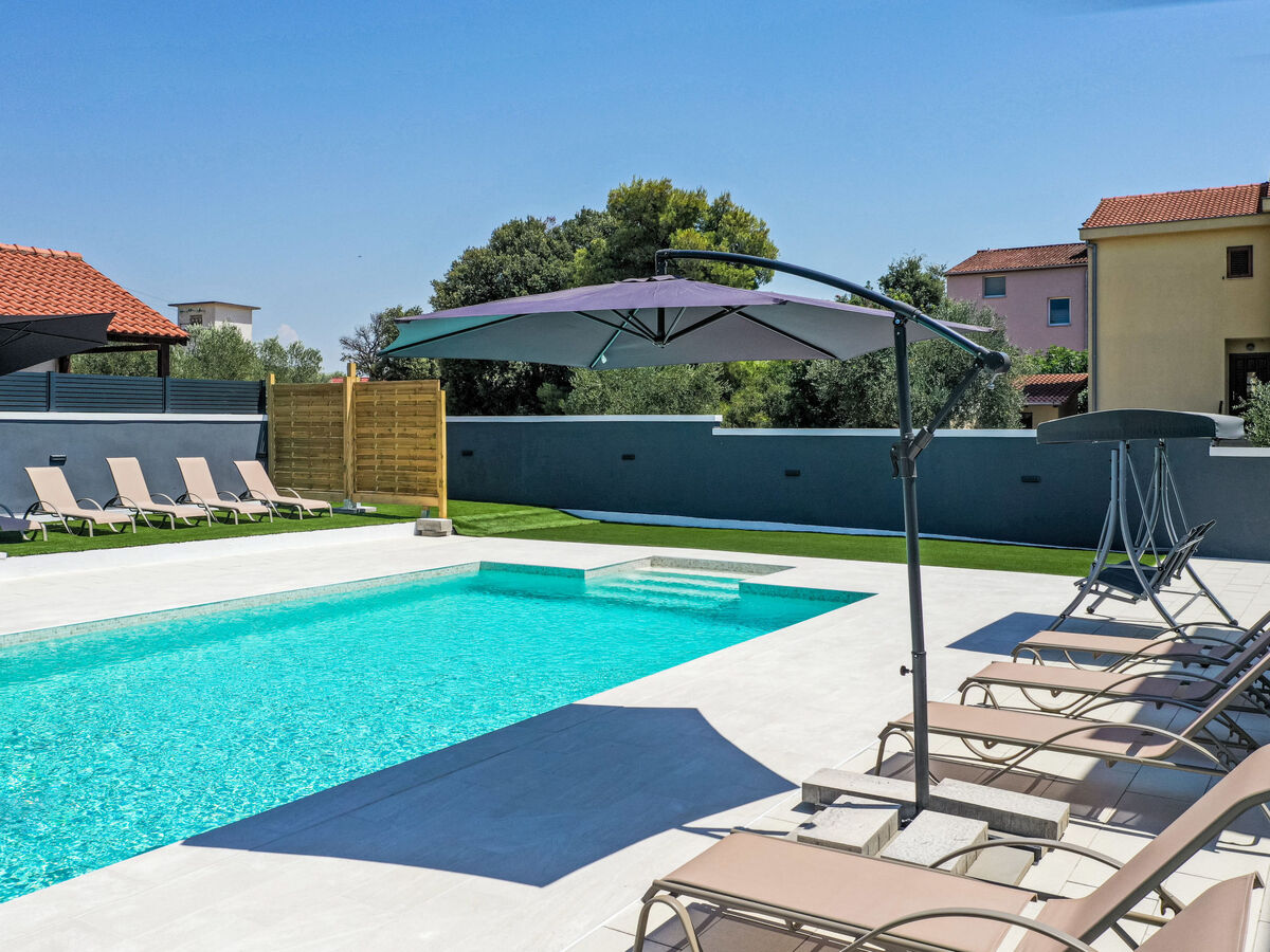 Maison Sonja avec piscine chauffée à Biograd na Moru - Photo 1