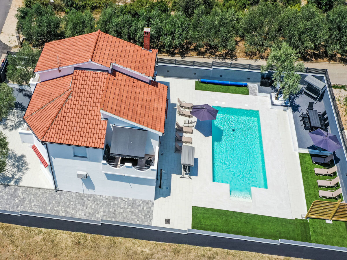 Maison Sonja avec piscine chauffée à Biograd na Moru - Photo 2