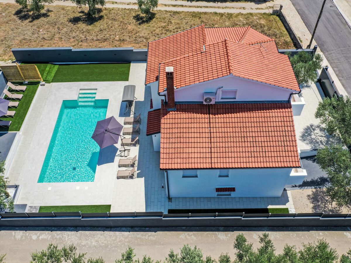 Maison Sonja avec piscine chauffée à Biograd na Moru - Photo 9
