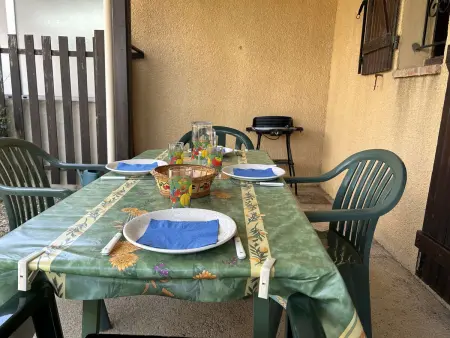 Location maison à Fleury Saint Pierre la Mer, Maison avec Jardin, Piscine Sécurisée et Terrasse Ombragée, à 700m de la Plage - 6 Couchages