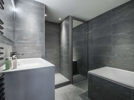 Appartement centre Courchevel 1550, accès direct pistes : photo 4