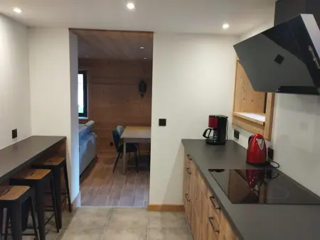 Appartement T3 rénové avec parking, terrasse et cour privative - Photo 2