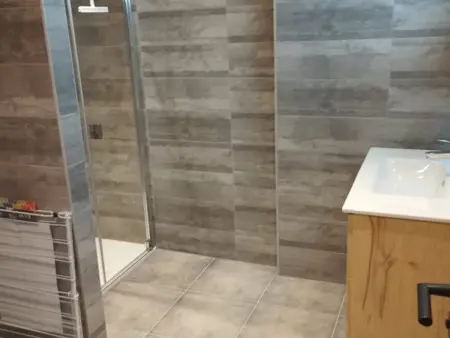 Appartement T3 rénové avec parking, terrasse et cour privative - Photo 6