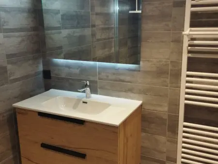 Appartement T3 rénové avec parking, terrasse et cour privative - Photo 7