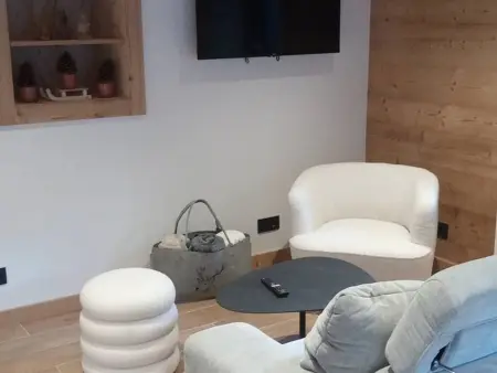 Appartement T3 rénové avec parking, terrasse et cour privative - Photo 10