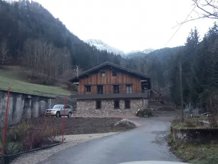 Appartement T3 rénové avec parking, terrasse et cour privative - Photo 21