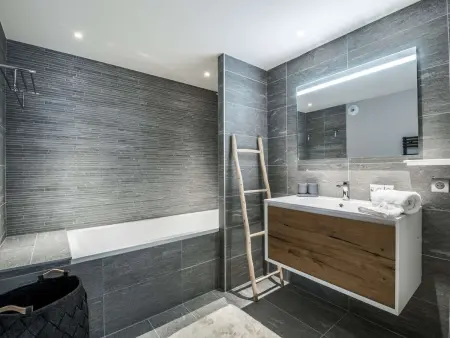 Appartement 6 pers. à Courchevel 1550, aux pieds des pistes : photo 4