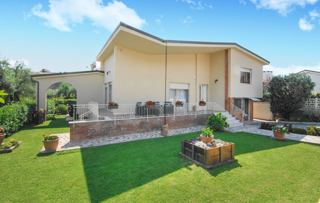 Nice home in Versilia, Maison 8 personnes à Pozzi - Photo 1