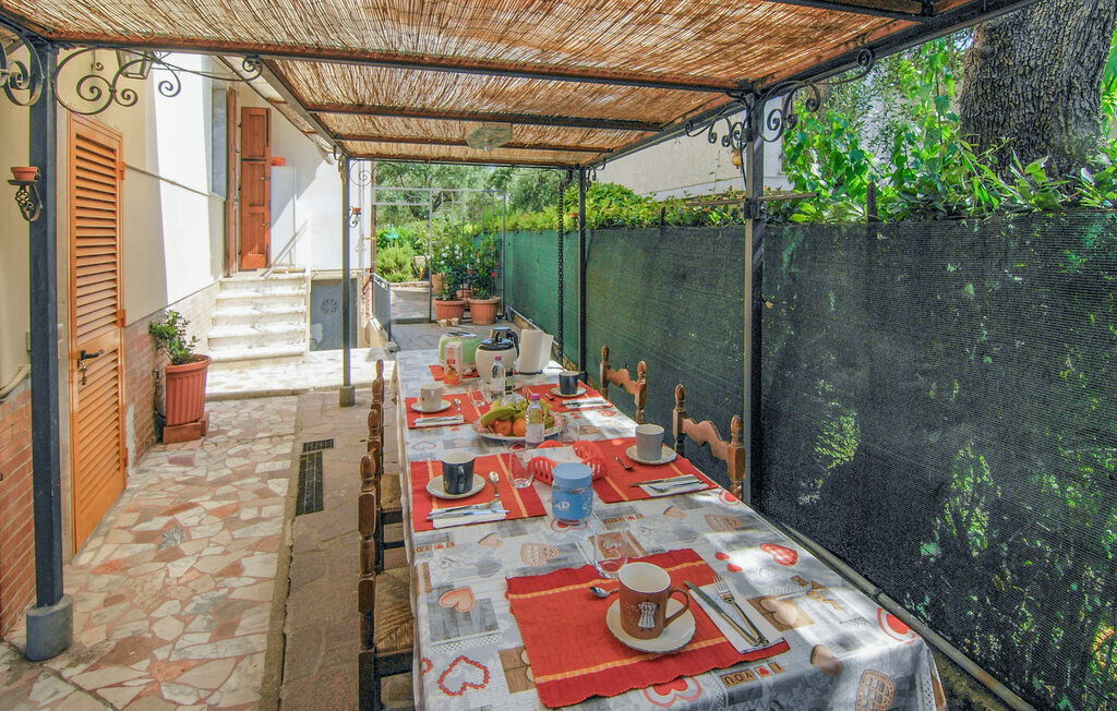 Nice home in Versilia, Maison 8 personnes à Pozzi - Photo 2