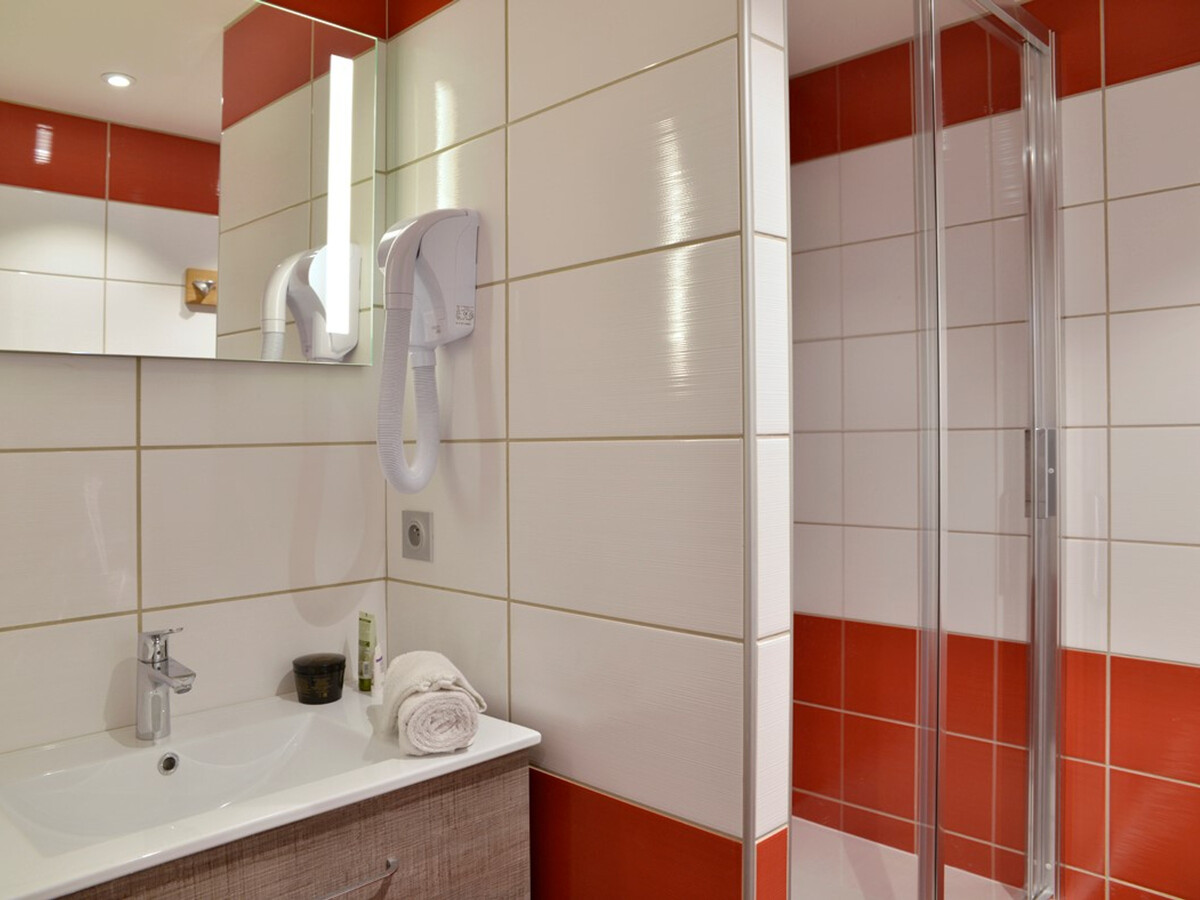 Duplex 6 pièces rénové · Accès skis aux pieds · Sauna et hammam - Photo 10