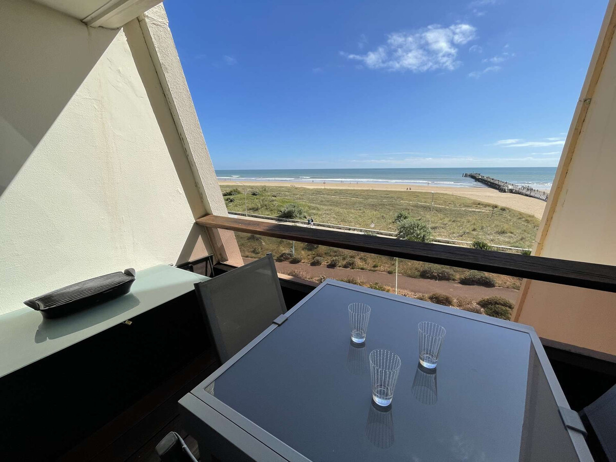 T2 + studio avec balcon vue mer, accès direct plage - Photo 4