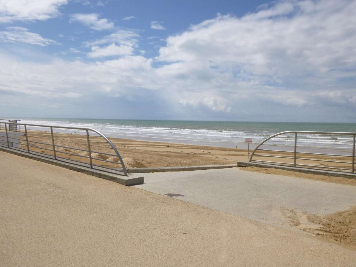 T2 + studio avec balcon vue mer, accès direct plage - Photo 27