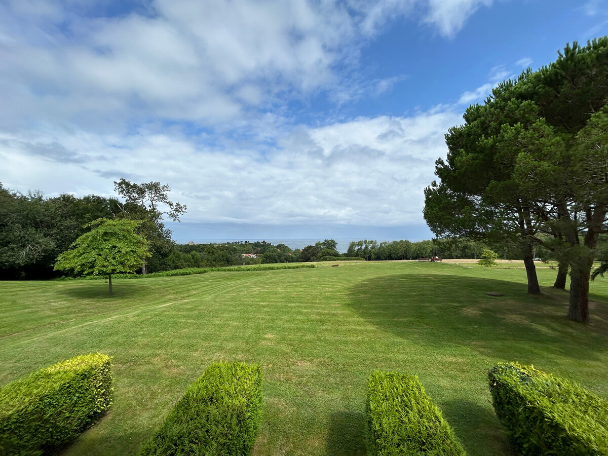 T2 avec piscine et terrasse vue mer à Urrugne - Photo 3