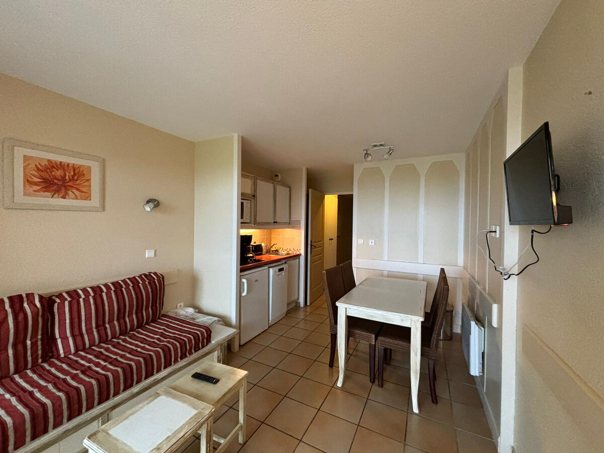 T2 avec piscine et terrasse vue mer à Urrugne - Photo 5