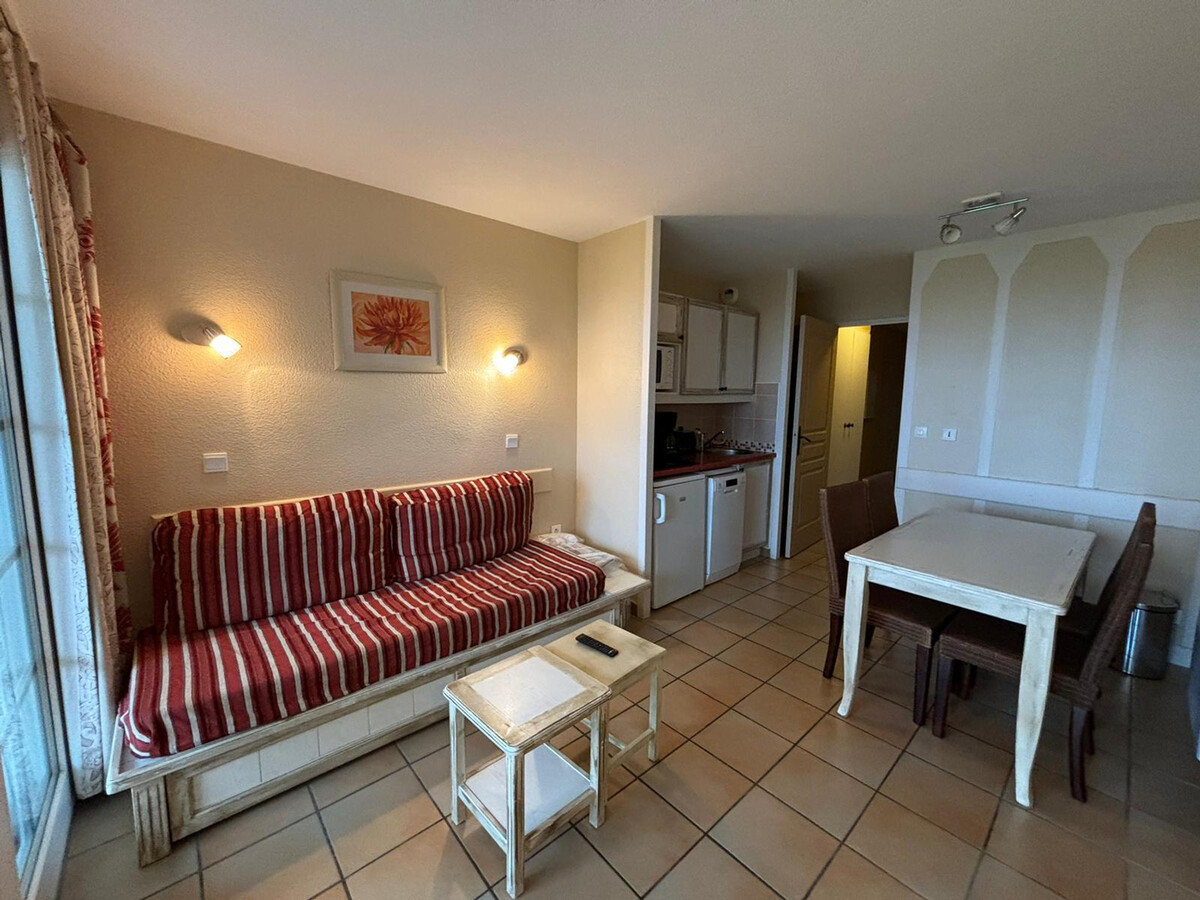 T2 avec piscine et terrasse vue mer à Urrugne - Photo 7