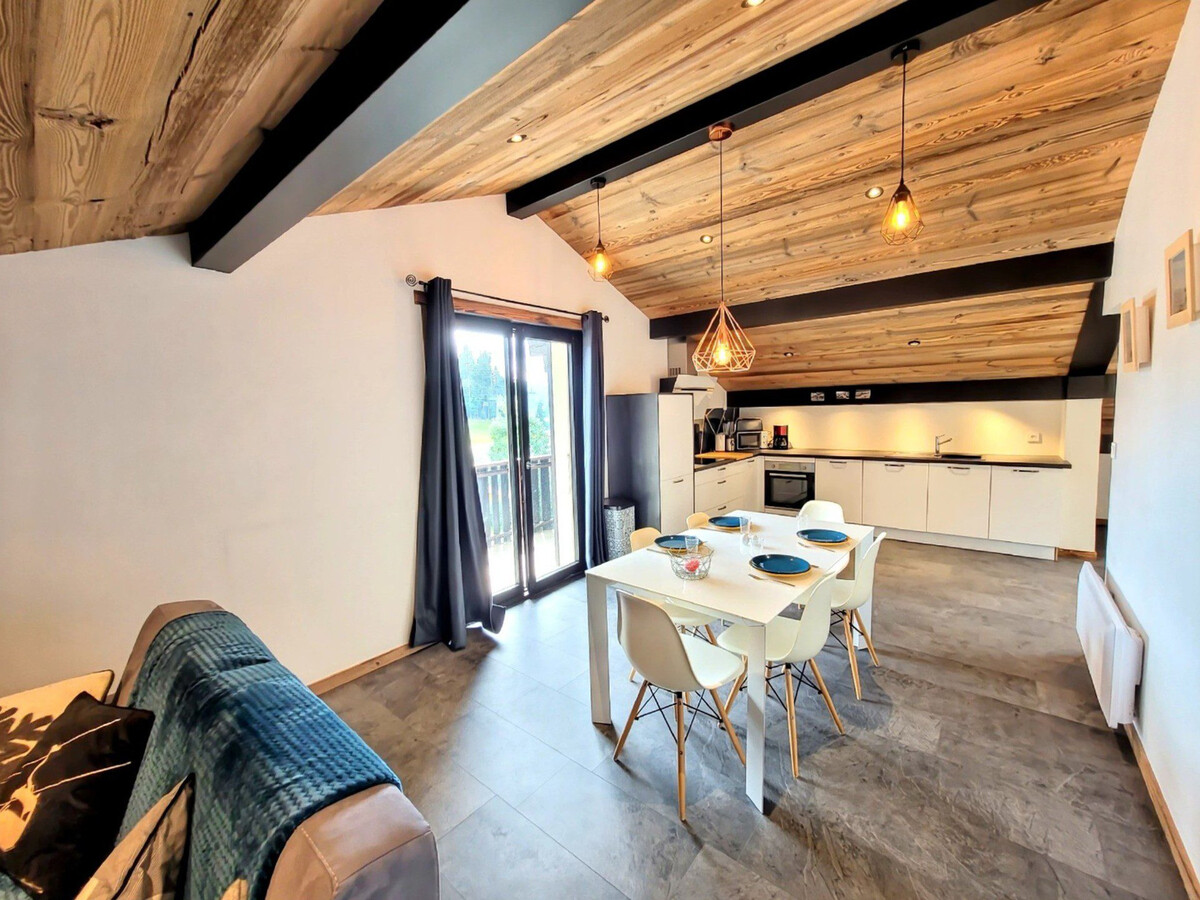 Appartement 2 chambres Les Gets, vue pistes et balcon sud-ouest - Photo 2