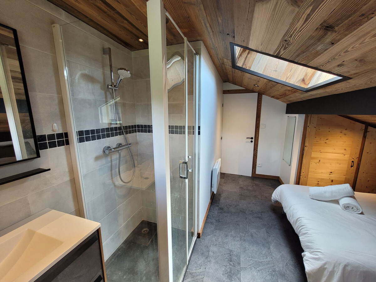Appartement 2 chambres Les Gets, vue pistes et balcon sud-ouest - Photo 14