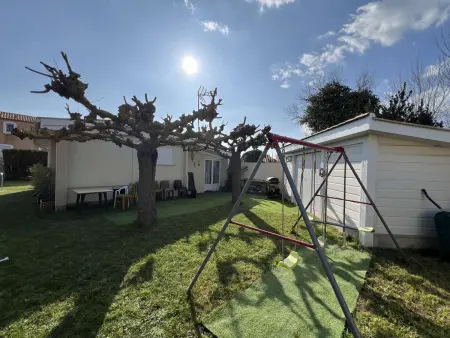Maison Bungalow Climatisée avec Jardin Arboré, 3 Chambres, Wifi - Proche Plage et Commerces - Photo 3