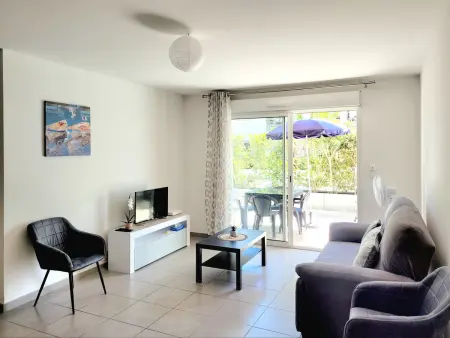T3 moderne RDC avec piscine et garage à Canet : photo 4