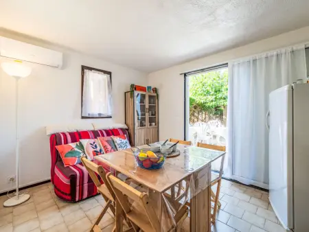 Appartement rénové 2024 à Saint-Pierre-la-Mer, terrasse 12 m² : photo 3