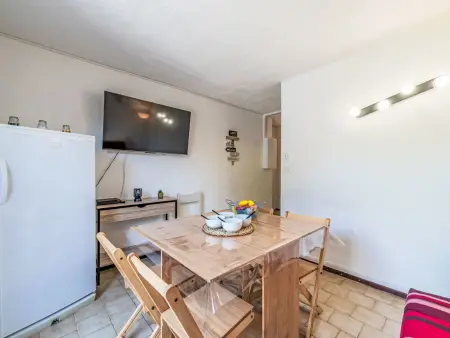 Appartement rénové 2024 à Saint-Pierre-la-Mer, terrasse 12 m² : photo 7