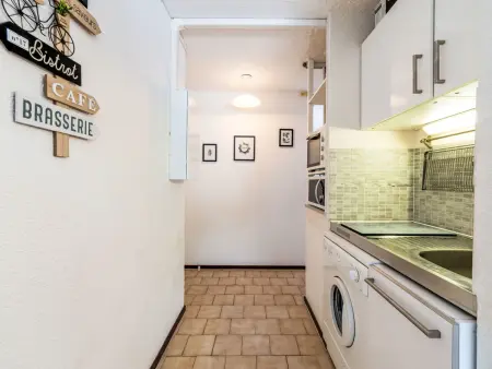 Appartement rénové 2024 à Saint-Pierre-la-Mer, terrasse 12 m² : photo 9